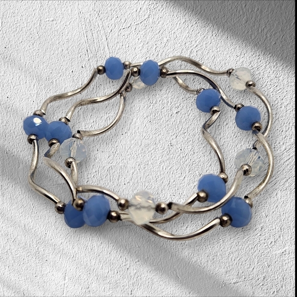 BRACELETS SET OF 3 BLUE AND CLEAR BEADS WITH METAL SPIRAL BUGAL BEADS - Picture 2 of 6